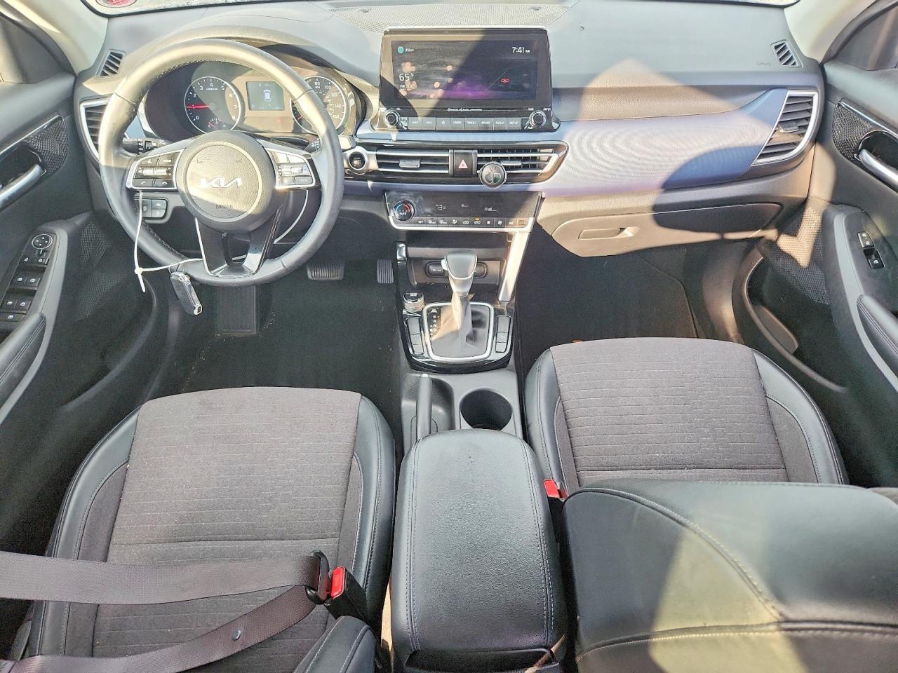2022 Kia Seltos S - zdjęcie 8