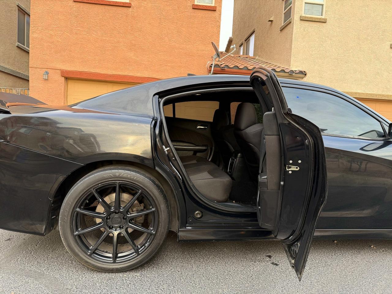 2019 Dodge Charger R - zdjęcie 6