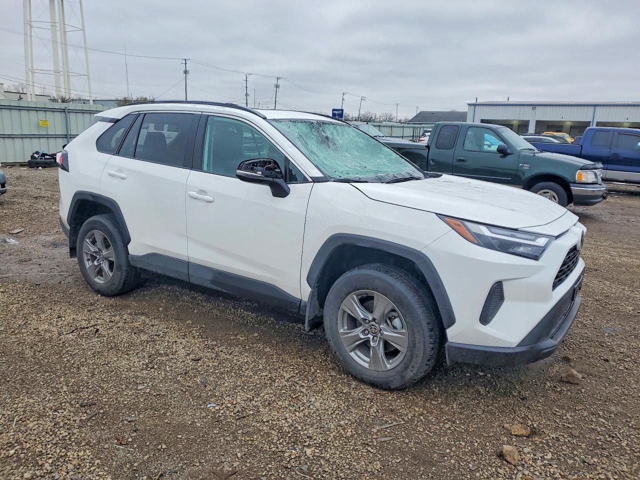 2025 Toyota Rav4 Xle - zdjęcie 4