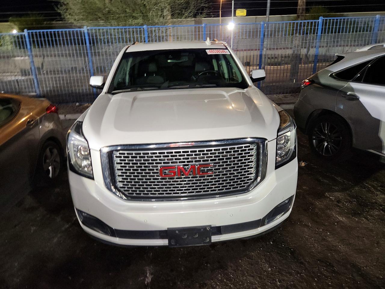 2017 GMC Yukon Xl Denali - zdjęcie 5