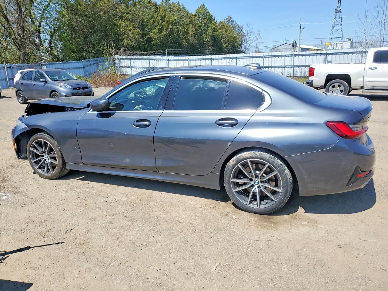 2021 BMW 330Xi - zdjęcie 2