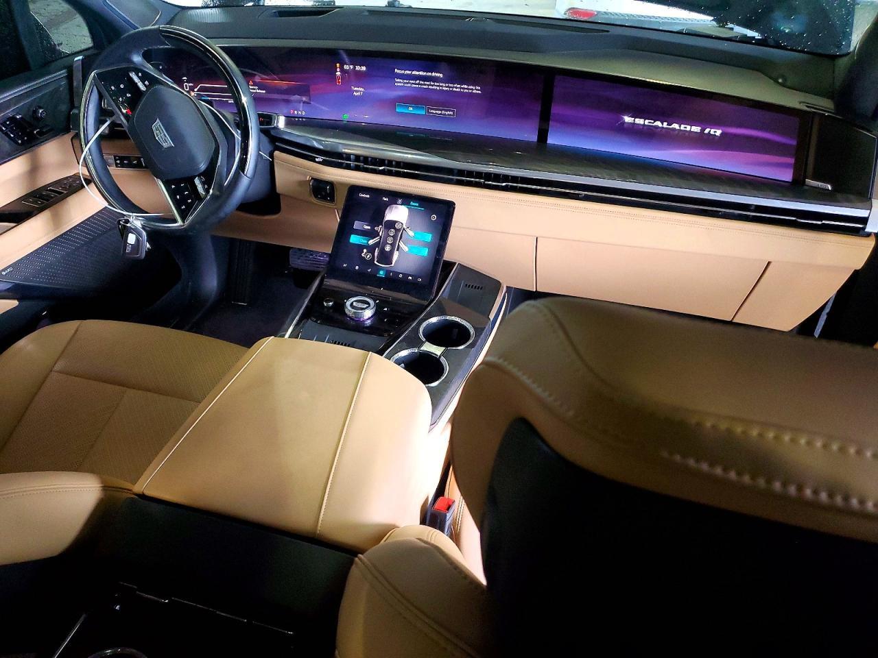 2025 Cadillac Escalade - zdjęcie 8