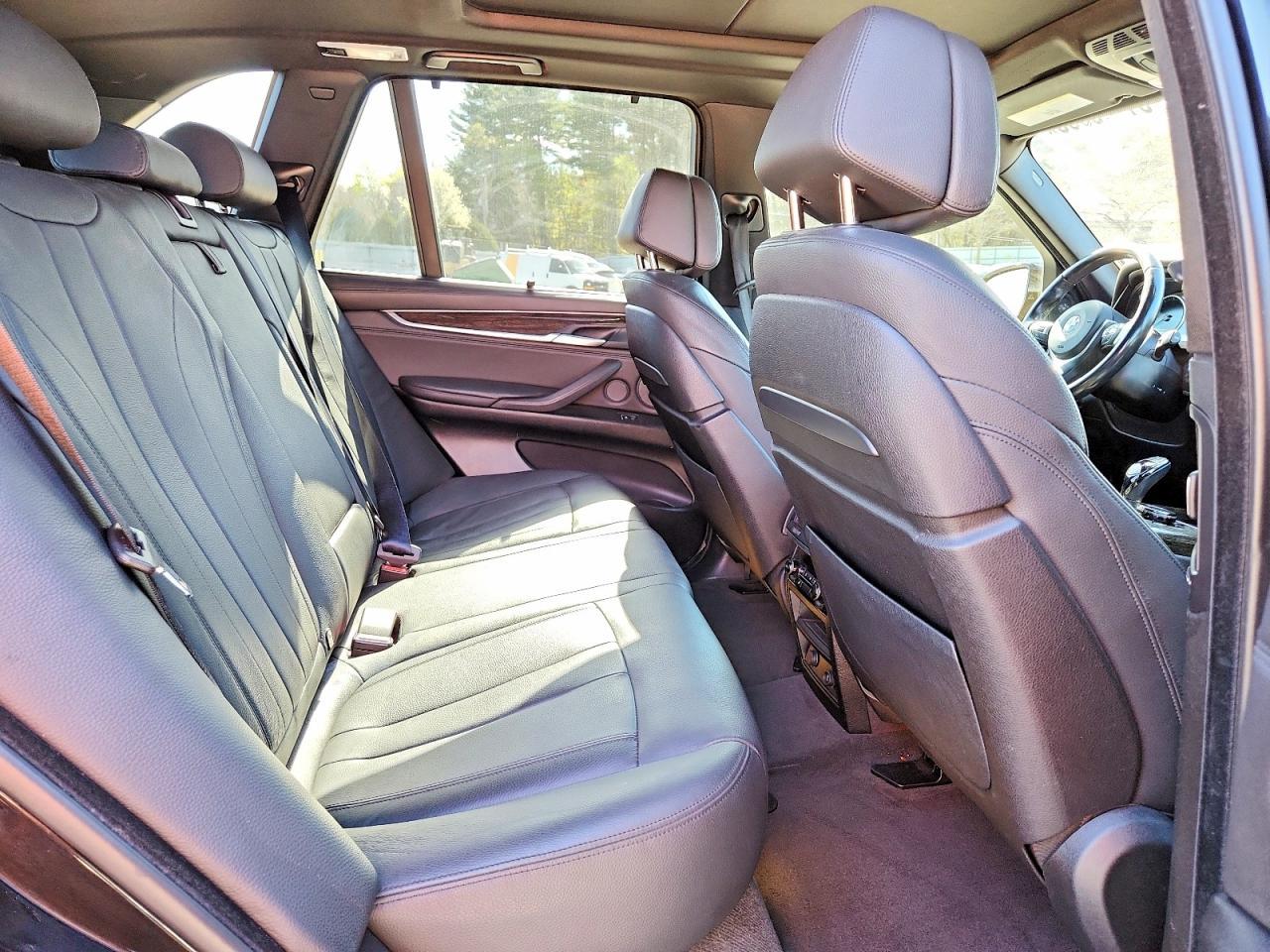 2015 BMW X5 xDrive50I - zdjęcie 11