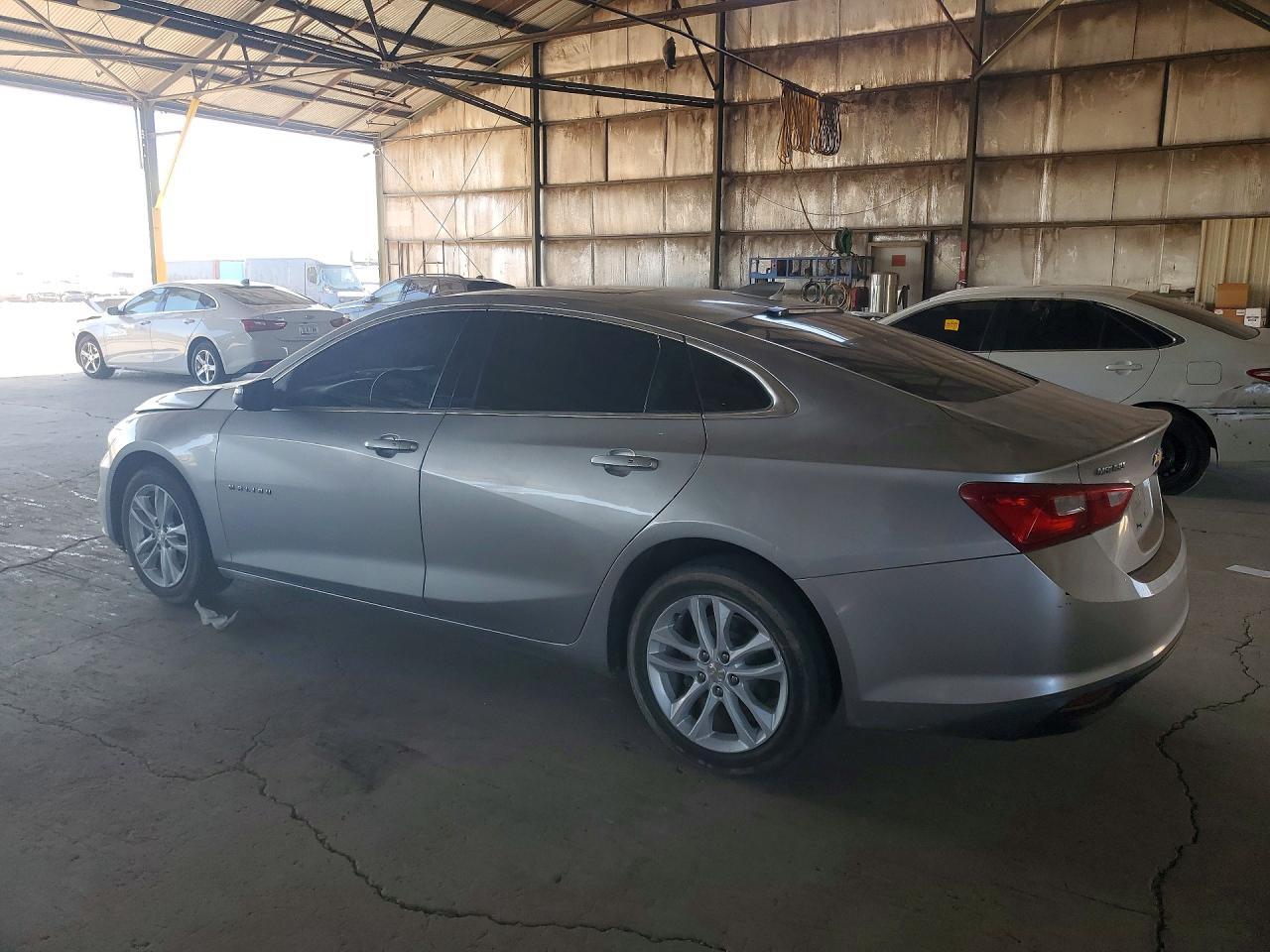 2018 Chevrolet Malibu Lt - zdjęcie 2