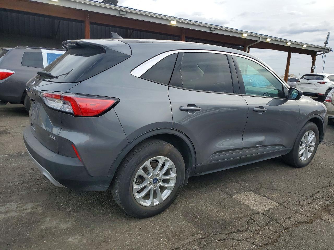 2022 Ford Escape - zdjęcie 3