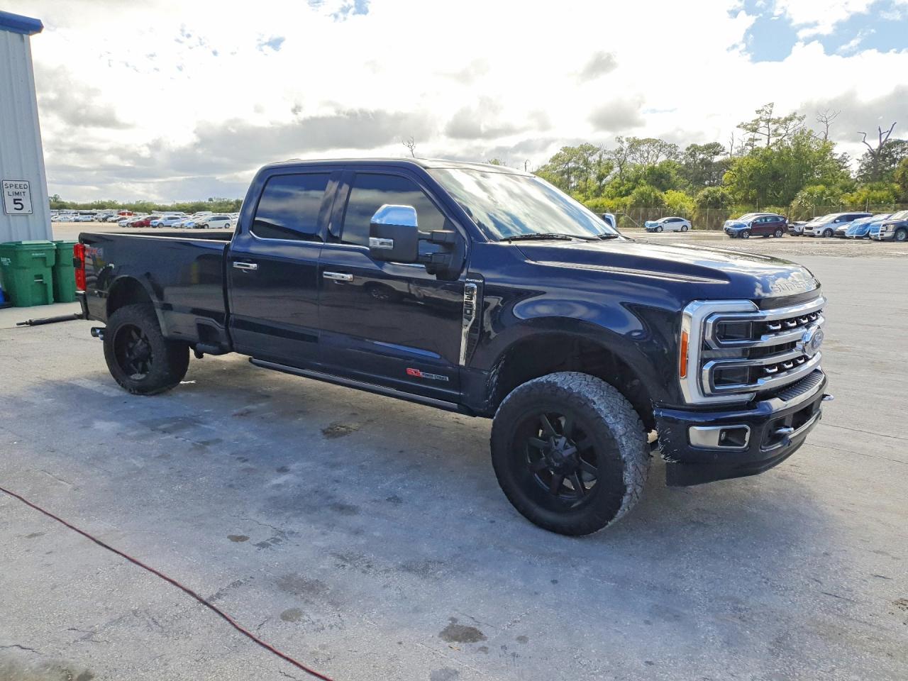 2023 Ford F350 Super Duty - zdjęcie 4