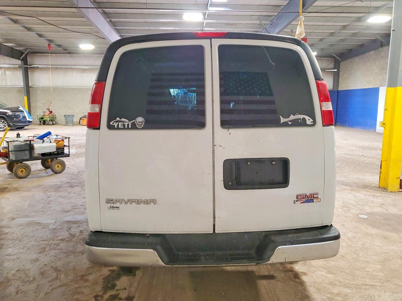 2017 GMC Savana G2500 - zdjęcie 6