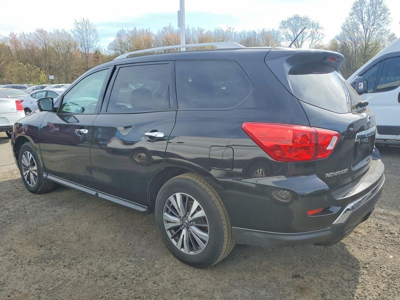 2018 Nissan Pathfinder Sl - zdjęcie 2