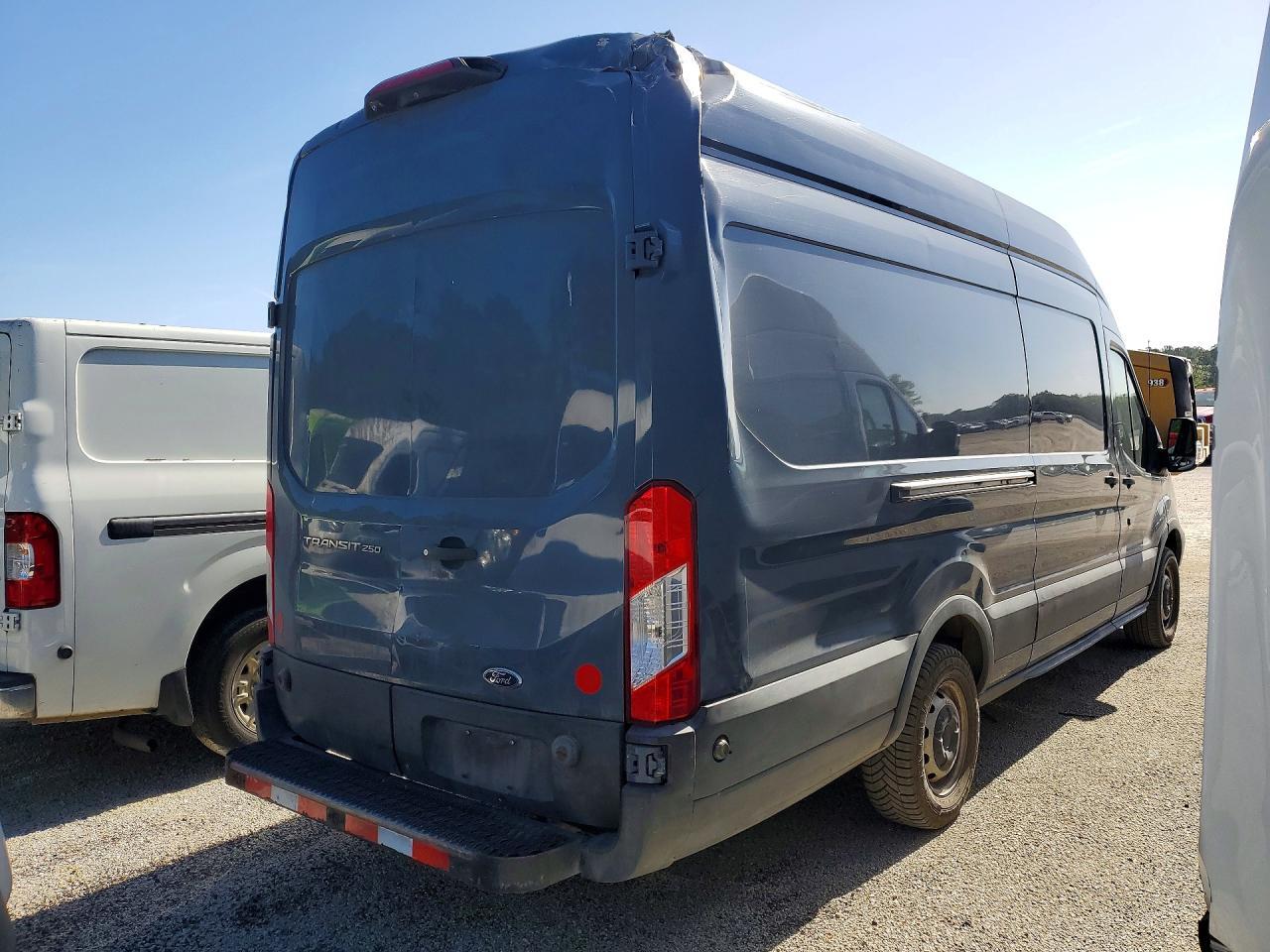 2019 Ford Transit T-250 - zdjęcie 3