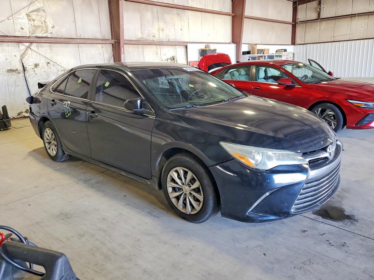 2015 Toyota Camry Le - zdjęcie 4
