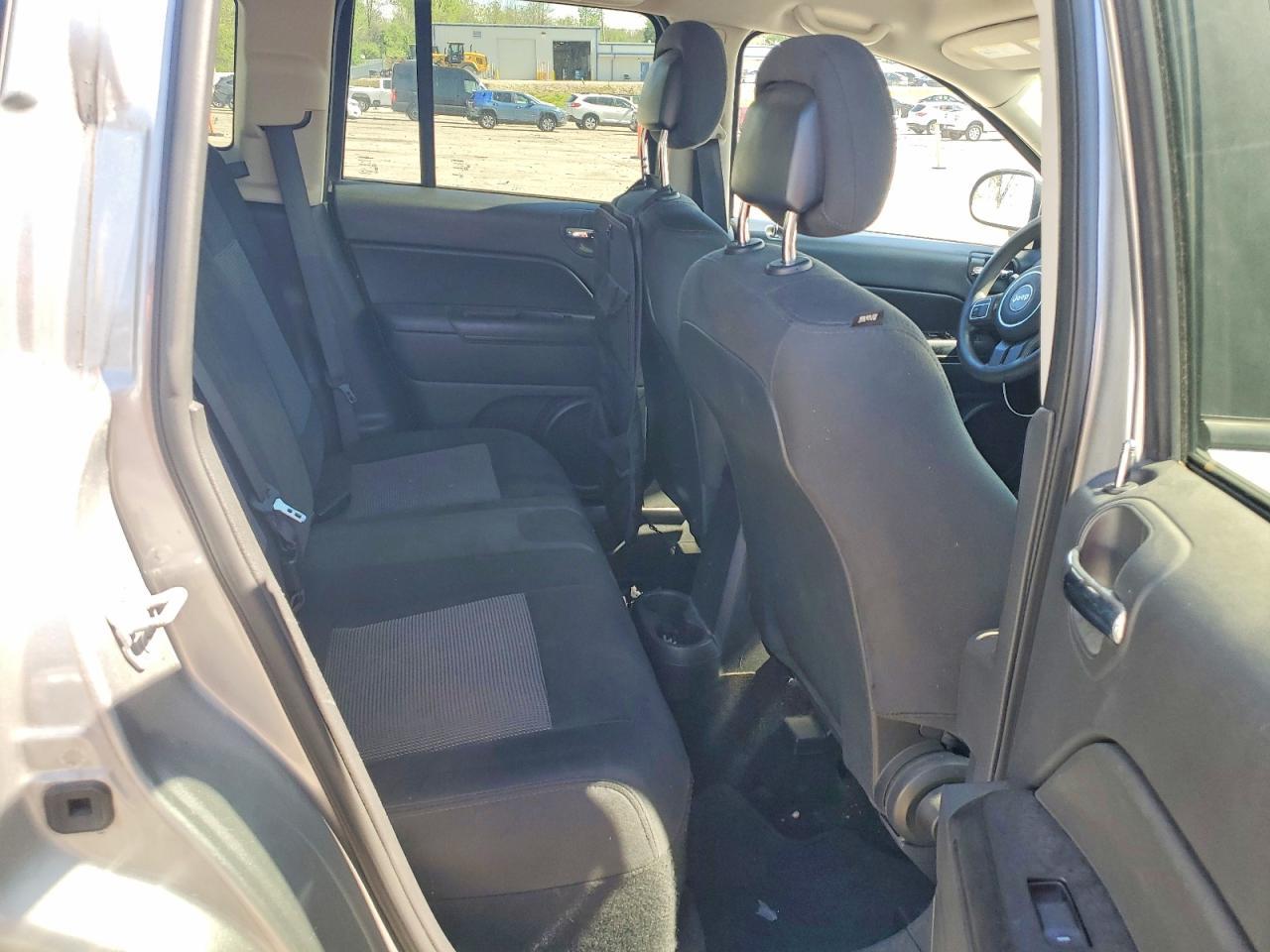 2015 Jeep Compass Sport - zdjęcie 11