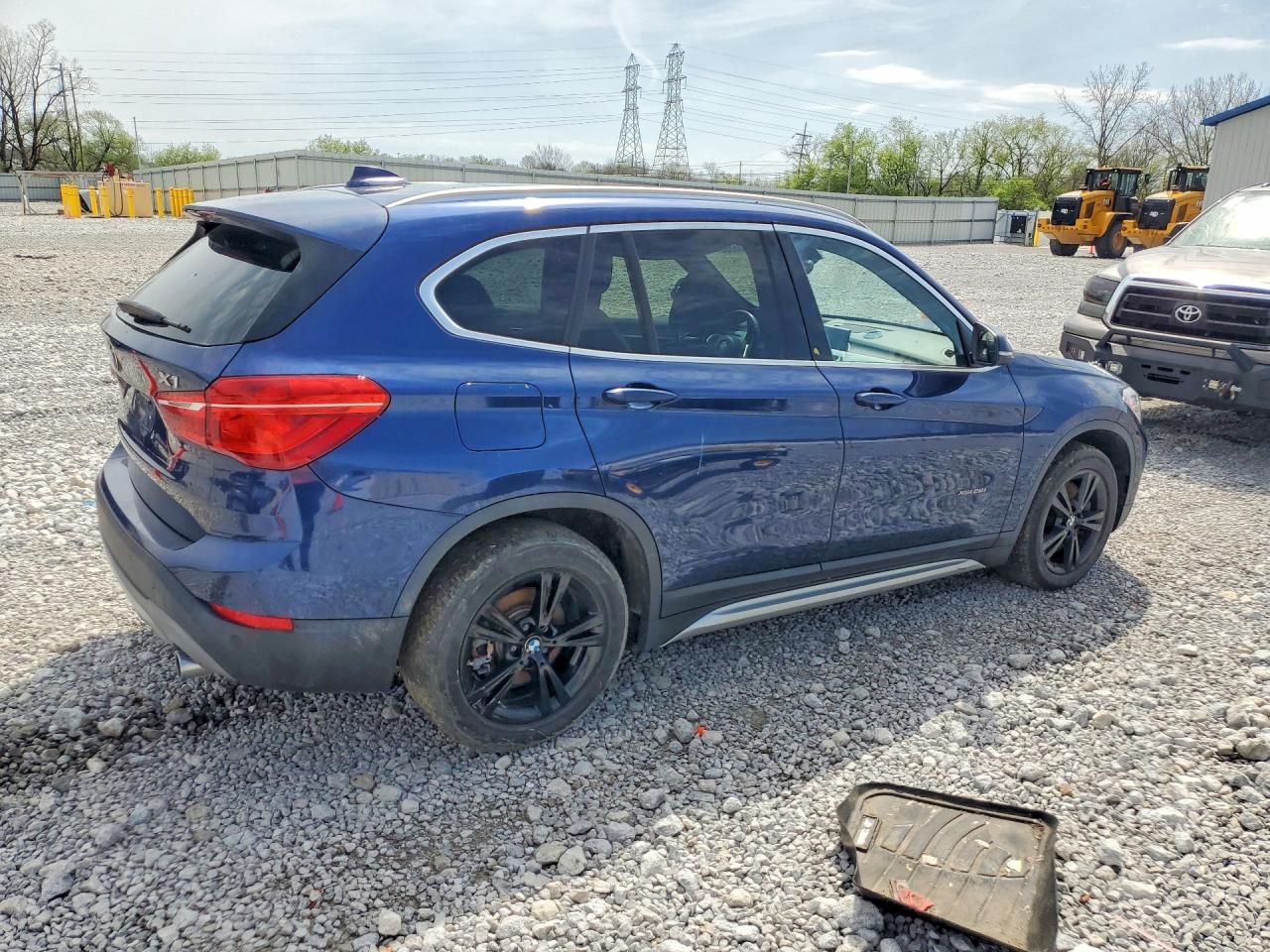 2016 BMW X1 xDrive28I - zdjęcie 3