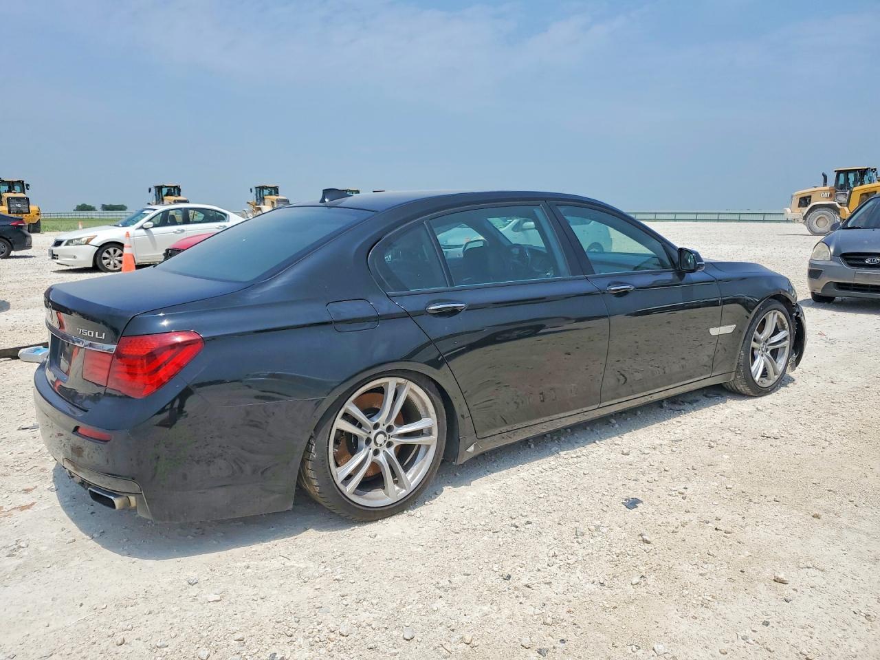 2013 BMW 750 Li - zdjęcie 3