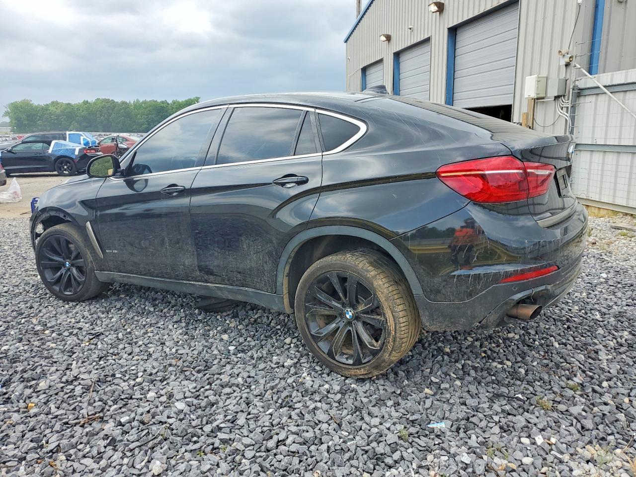 2017 BMW X6 xDrive35I - zdjęcie 2