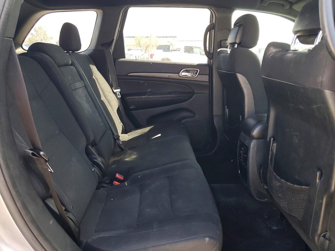 2016 Jeep Grand Cherokee Laredo - zdjęcie 11