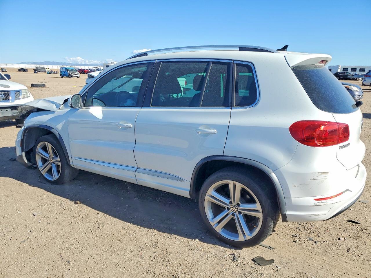 2016 Volkswagen Tiguan S - zdjęcie 2