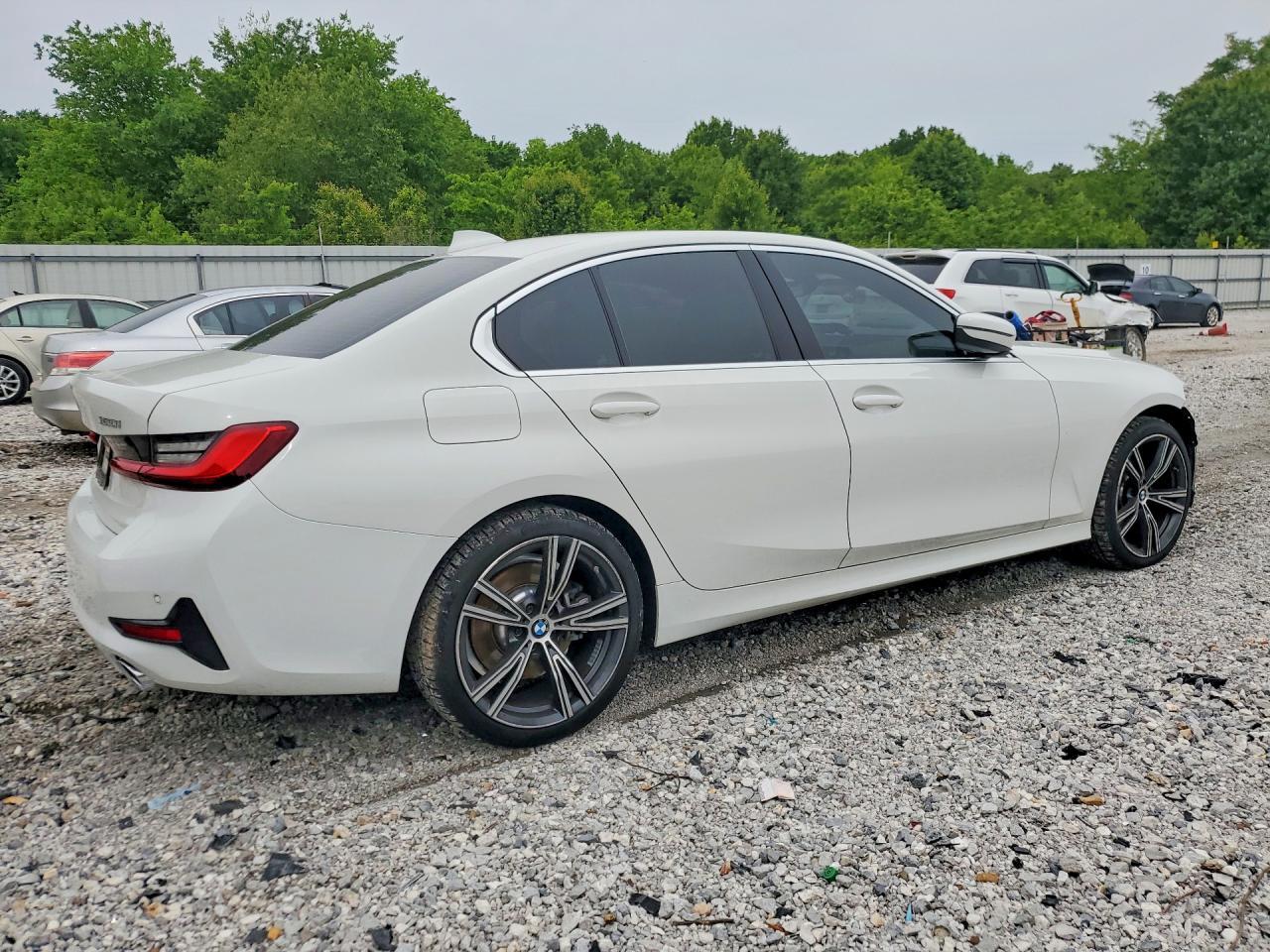 2020 BMW 330Xi - zdjęcie 3