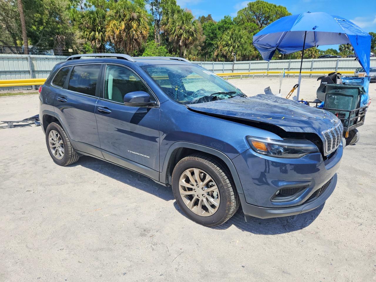 2021 Jeep Cherokee Latitude Lux - zdjęcie 4