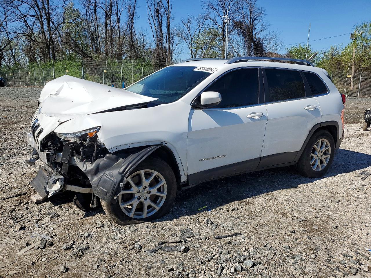2016 Jeep Cherokee Latitude - zdjęcie główne