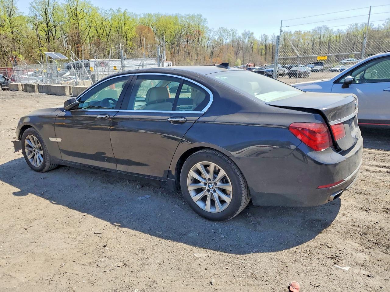 2014 BMW 740 I - zdjęcie 2