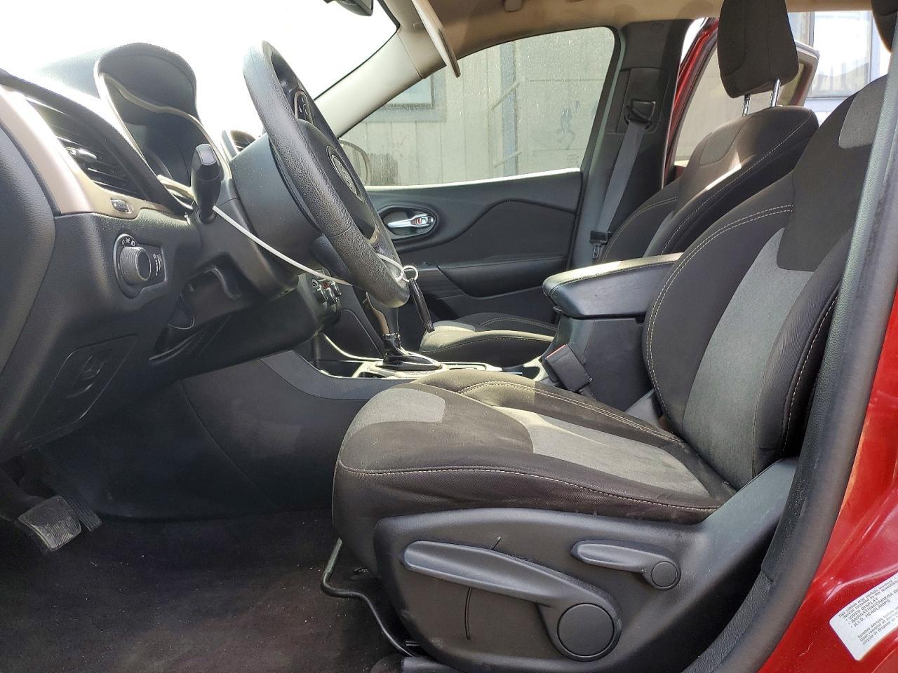 2016 Jeep Cherokee Sport - zdjęcie 7