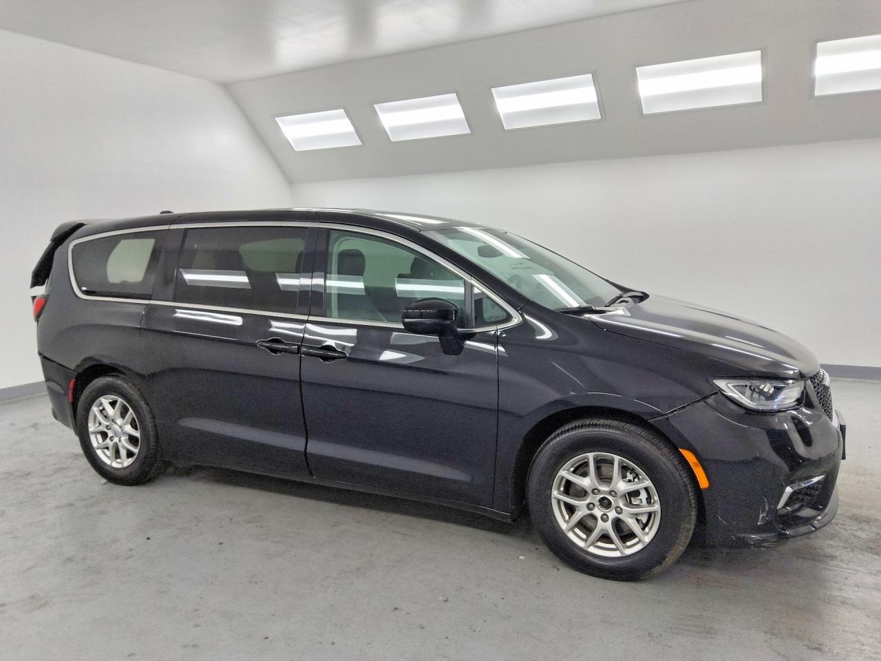 2024 Chrysler Pacifica Touring L - zdjęcie 4