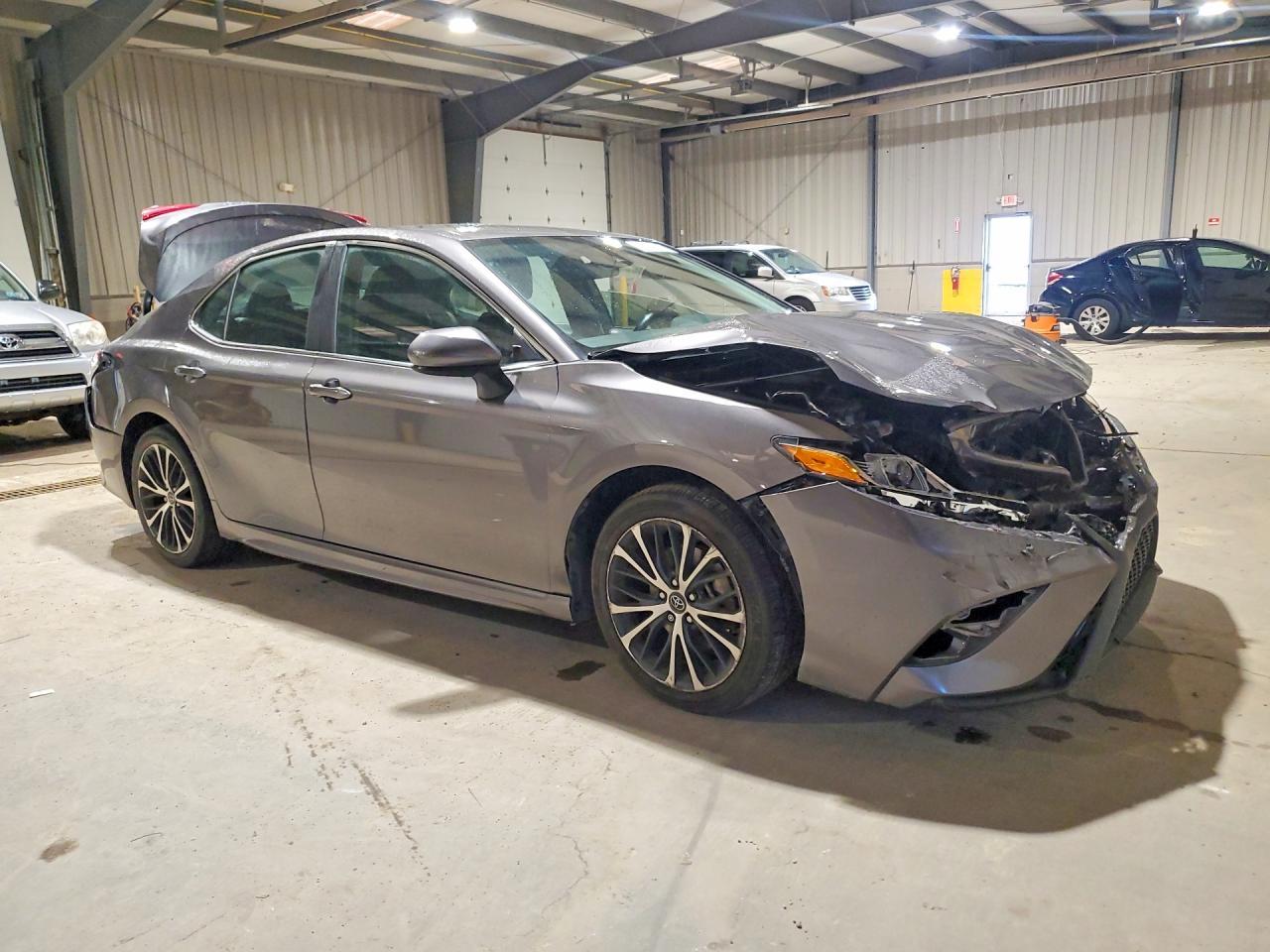 2019 Toyota Camry - zdjęcie 4
