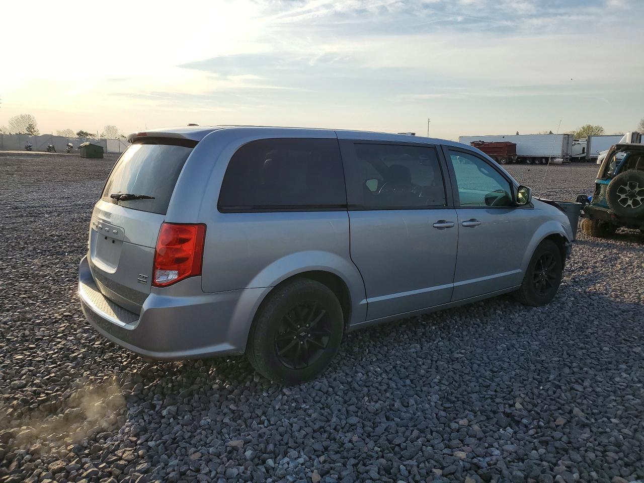 2019 Dodge Grand Caravan Gt - zdjęcie 3