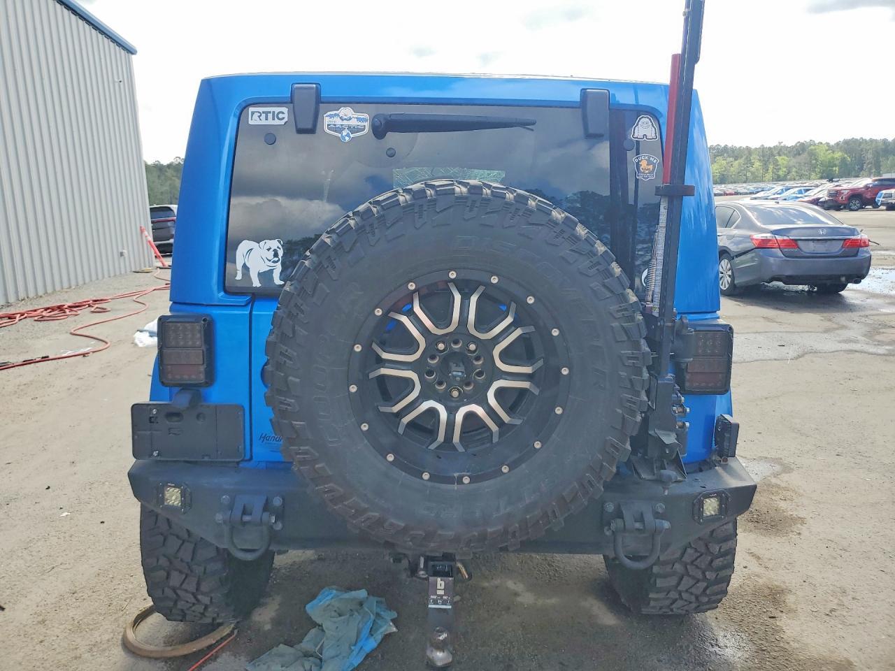 2014 Jeep Wrangler Sahara - zdjęcie 6