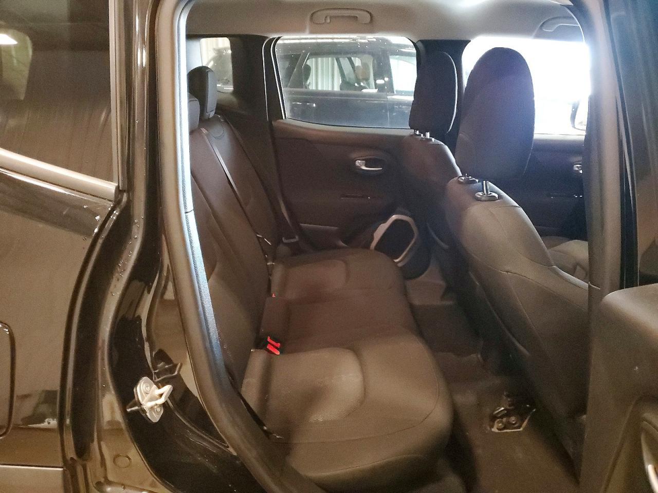 2016 Jeep Renegade Latitude - zdjęcie 10