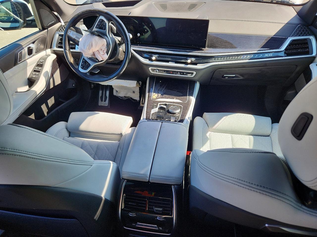 2024 BMW X5 xDrive50E - zdjęcie 8