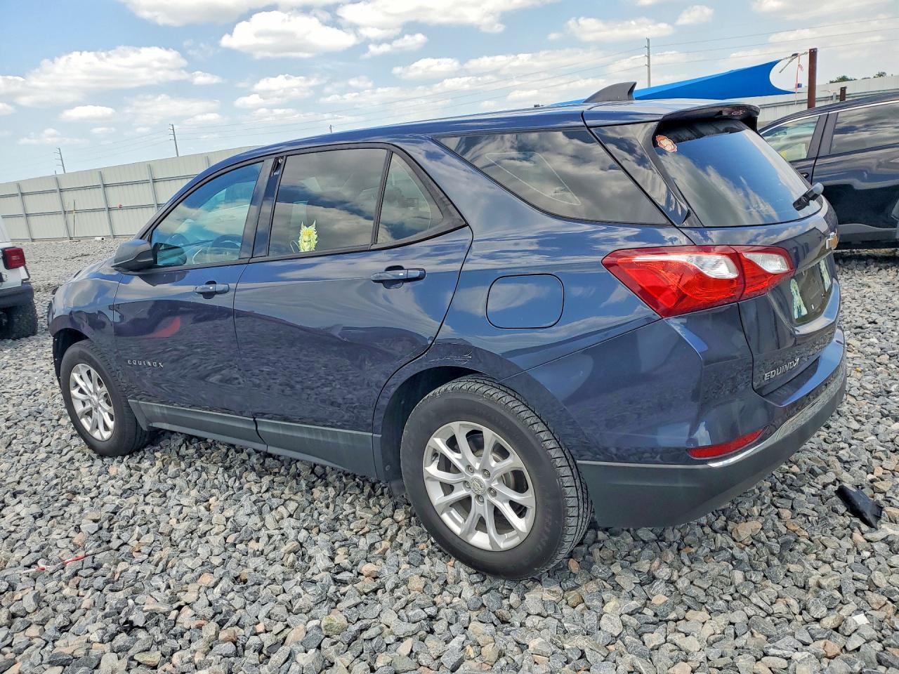 2018 Chevrolet Equinox Ls - zdjęcie 2