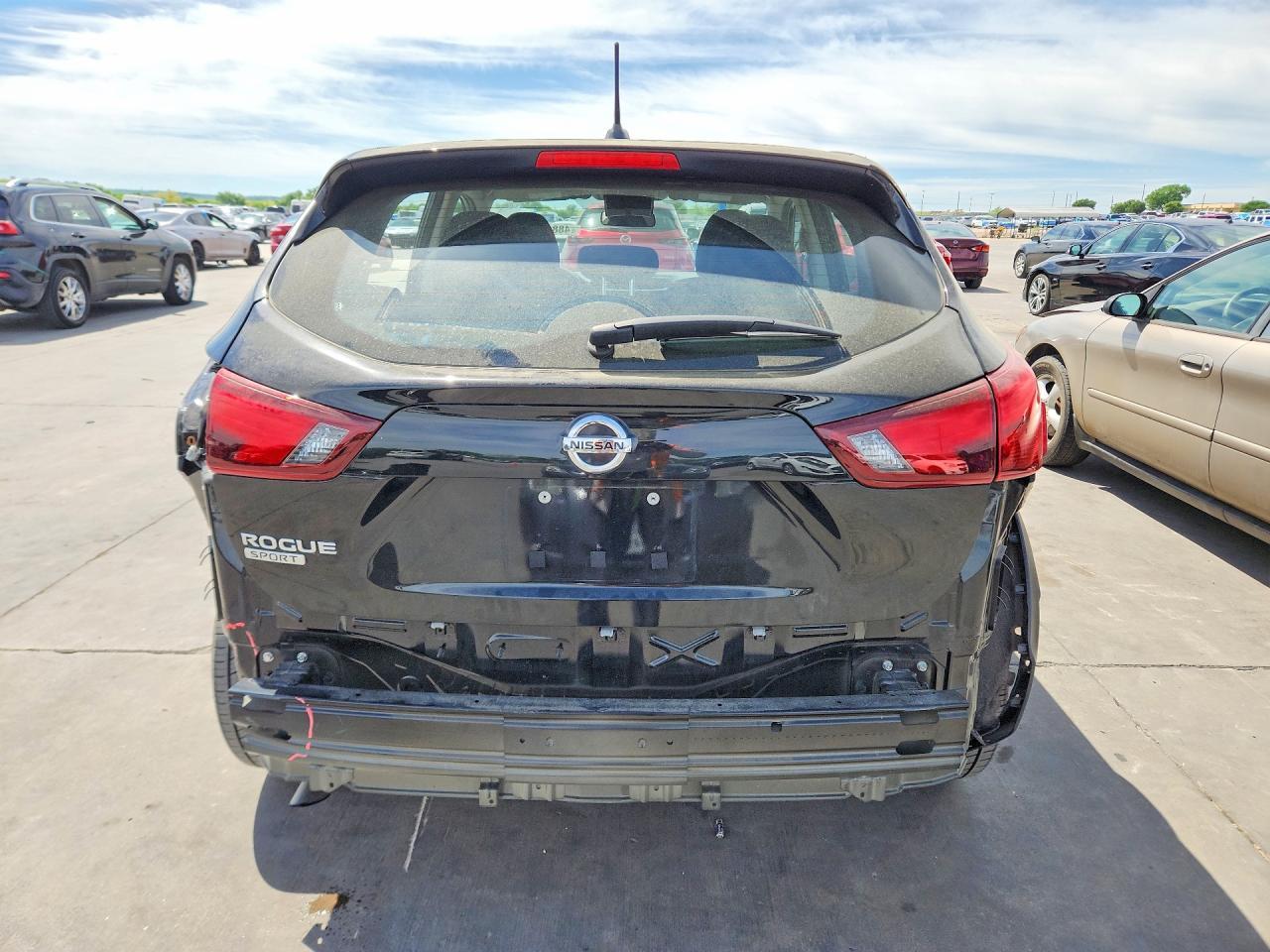 2017 Nissan Rogue Sport S - zdjęcie 6