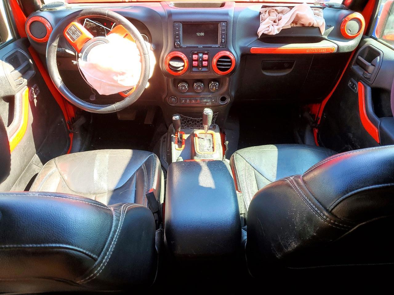 2017 Jeep Wrangler Unlimited Sahara - zdjęcie 8