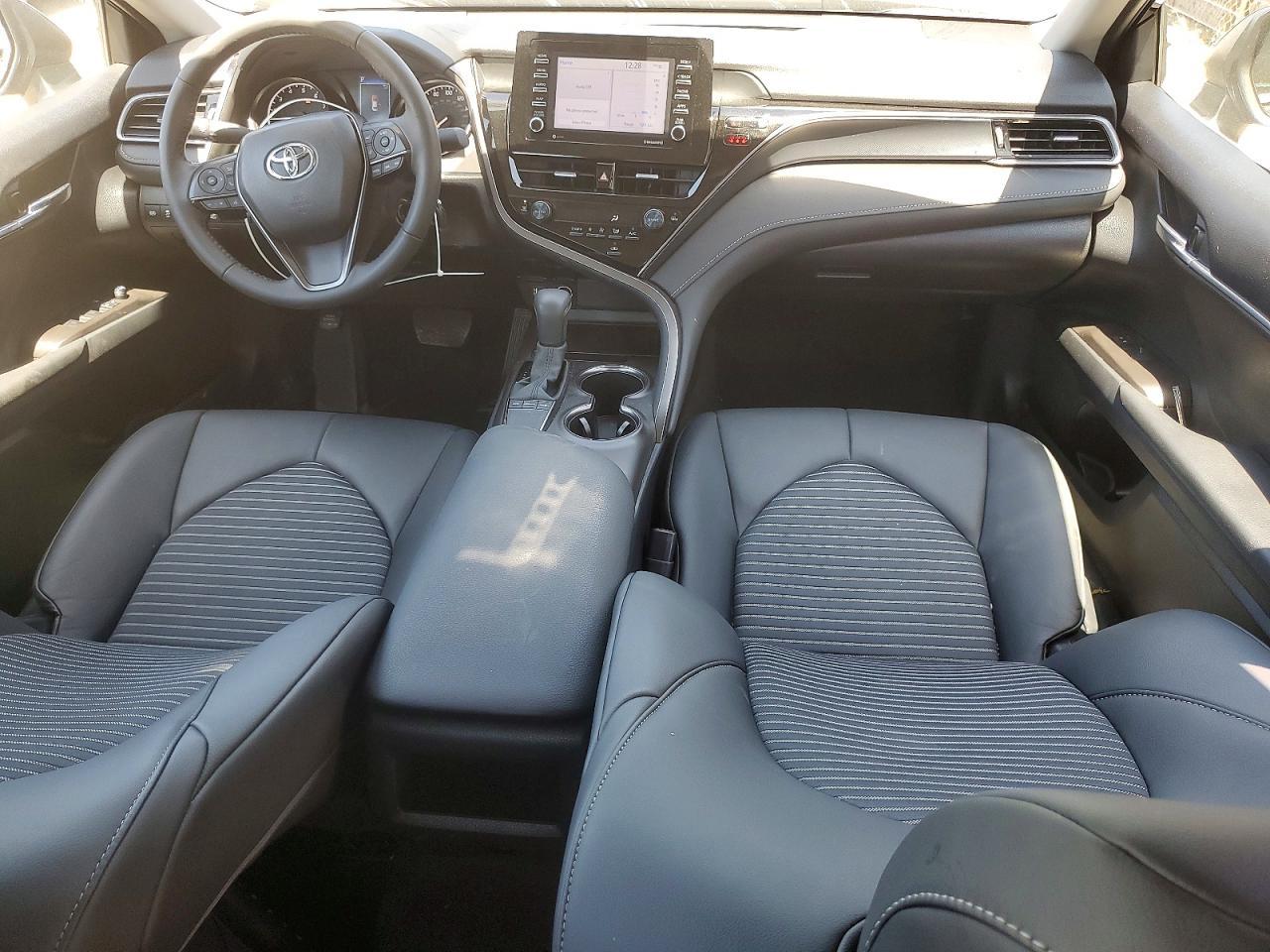 2024 Toyota Camry Se - zdjęcie 8