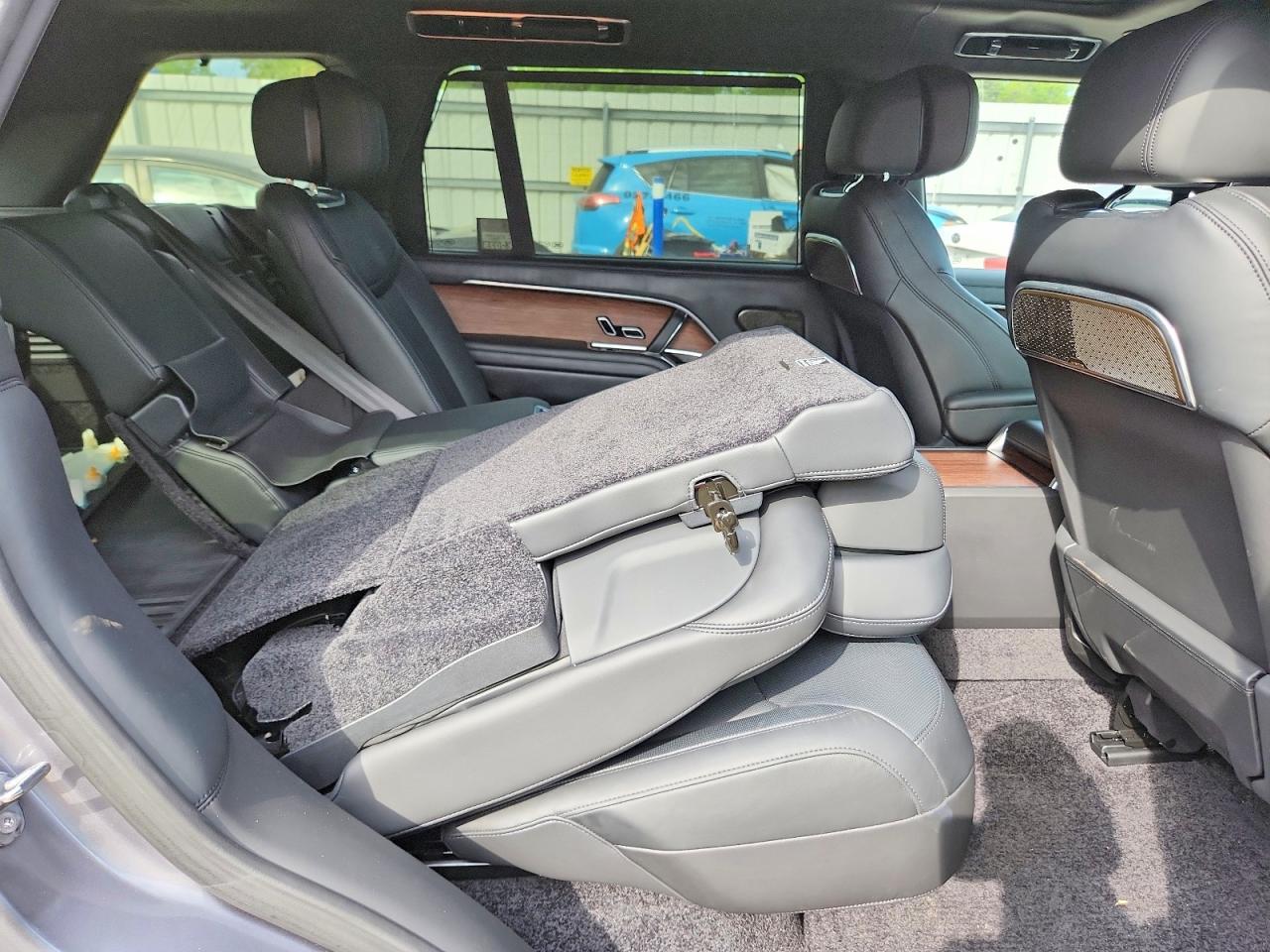 2025 Land Rover Range Rover Autobiography - zdjęcie 11