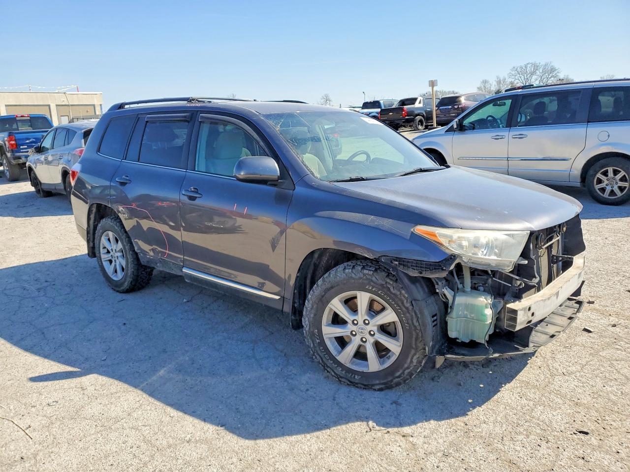 2013 Toyota Highlander Plus - zdjęcie 4