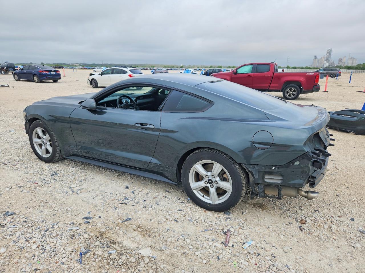 2016 Ford Mustang - zdjęcie 2