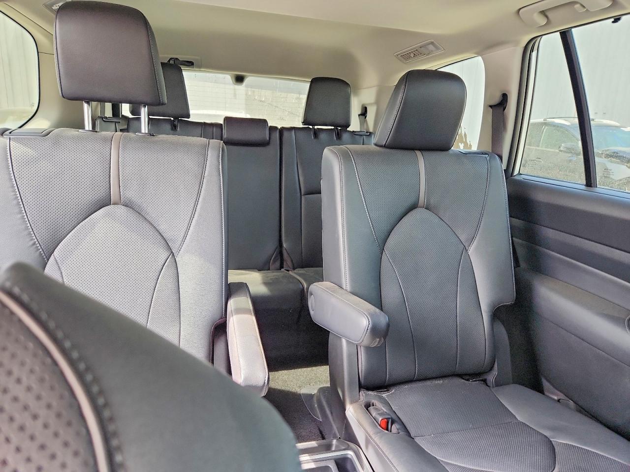 2024 Toyota Grand Highlander Platinum - zdjęcie 10