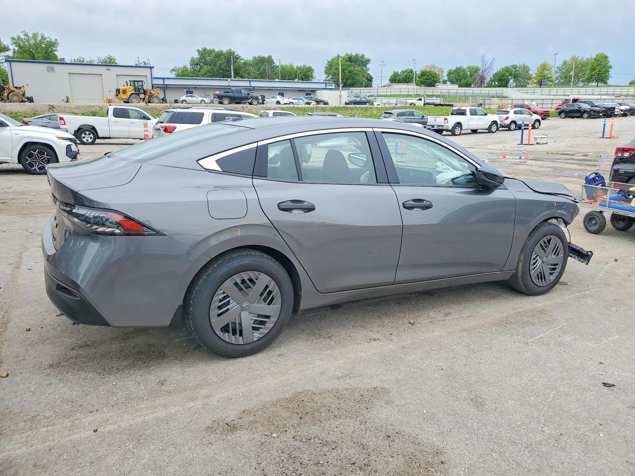 2026 Nissan Sentra S - zdjęcie 3