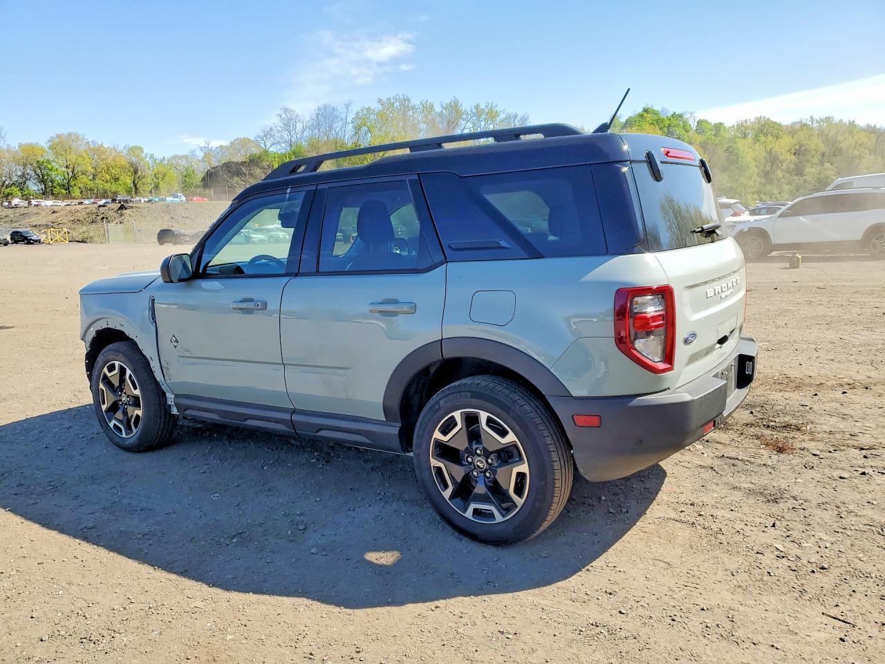 2024 Ford Bronco Sport Outer Banks - zdjęcie 2