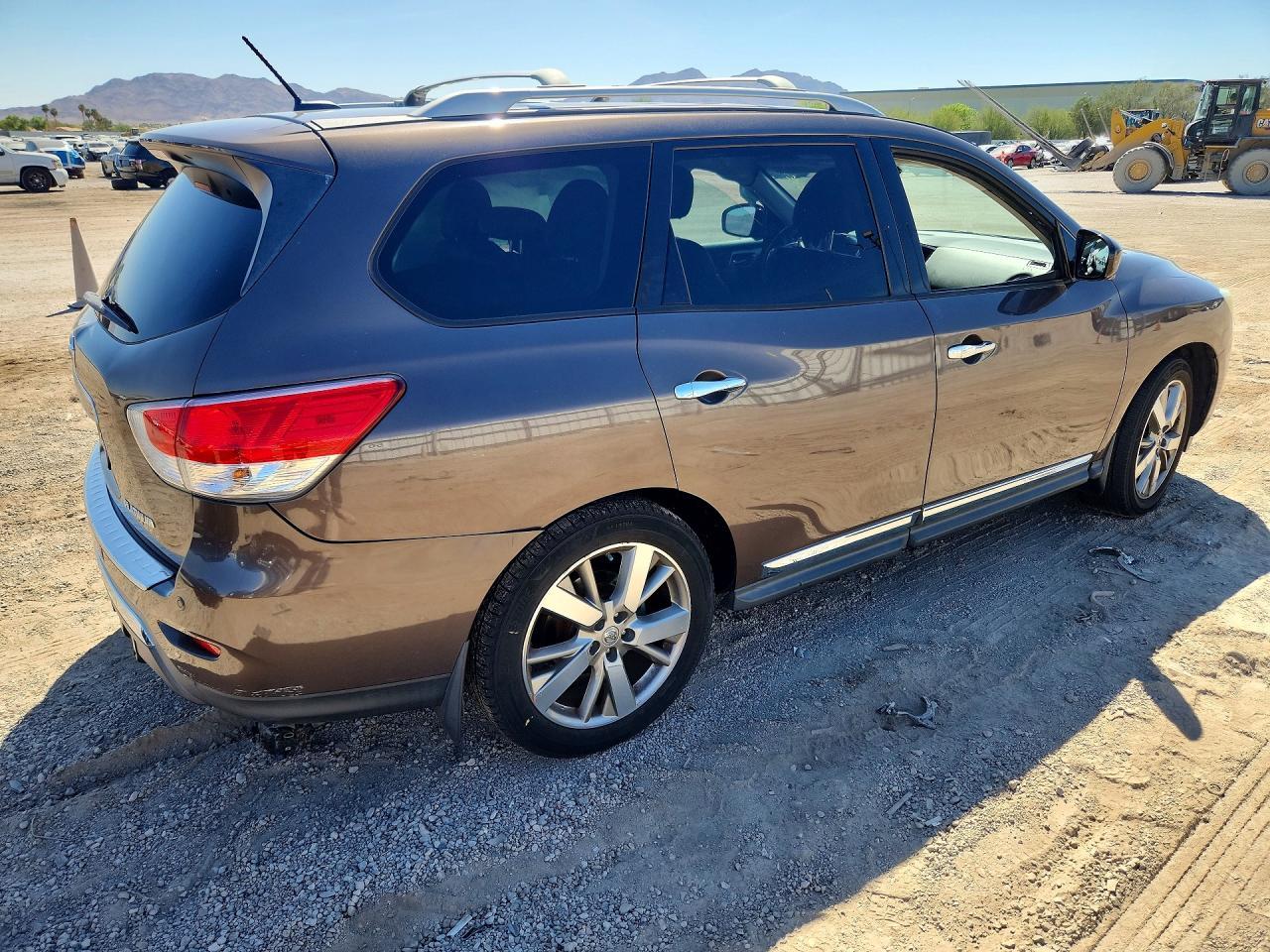 2016 Nissan Pathfinder Platinum - zdjęcie 3