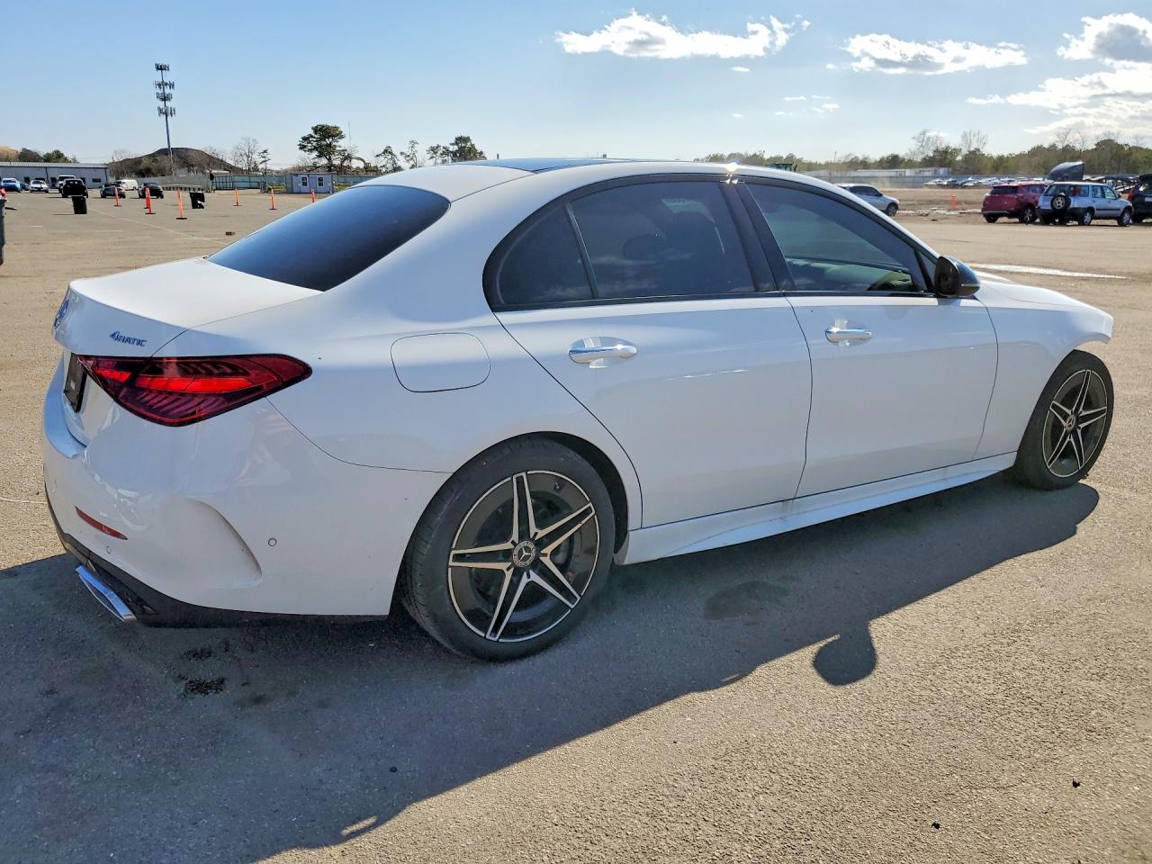 2024 Mercedes-Benz C 300 4Matic - zdjęcie 3