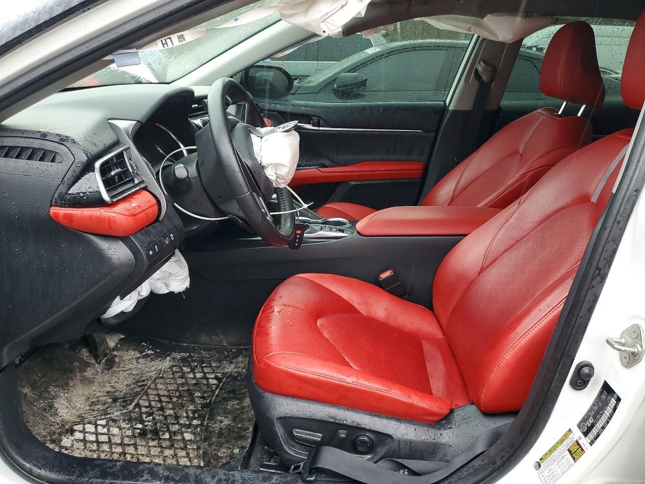 2020 Toyota Camry Xse - zdjęcie 7