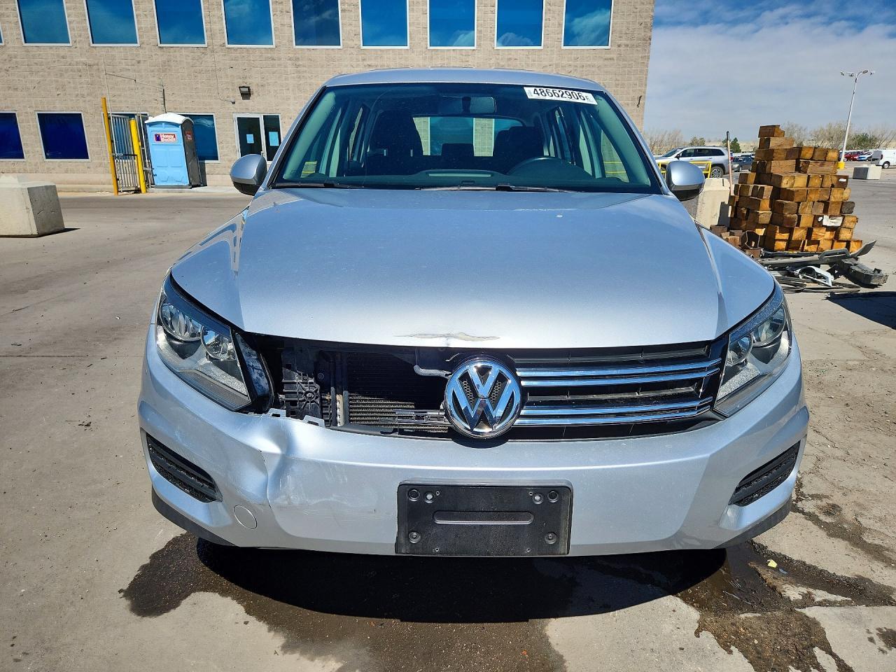 2014 Volkswagen Tiguan S - zdjęcie 5