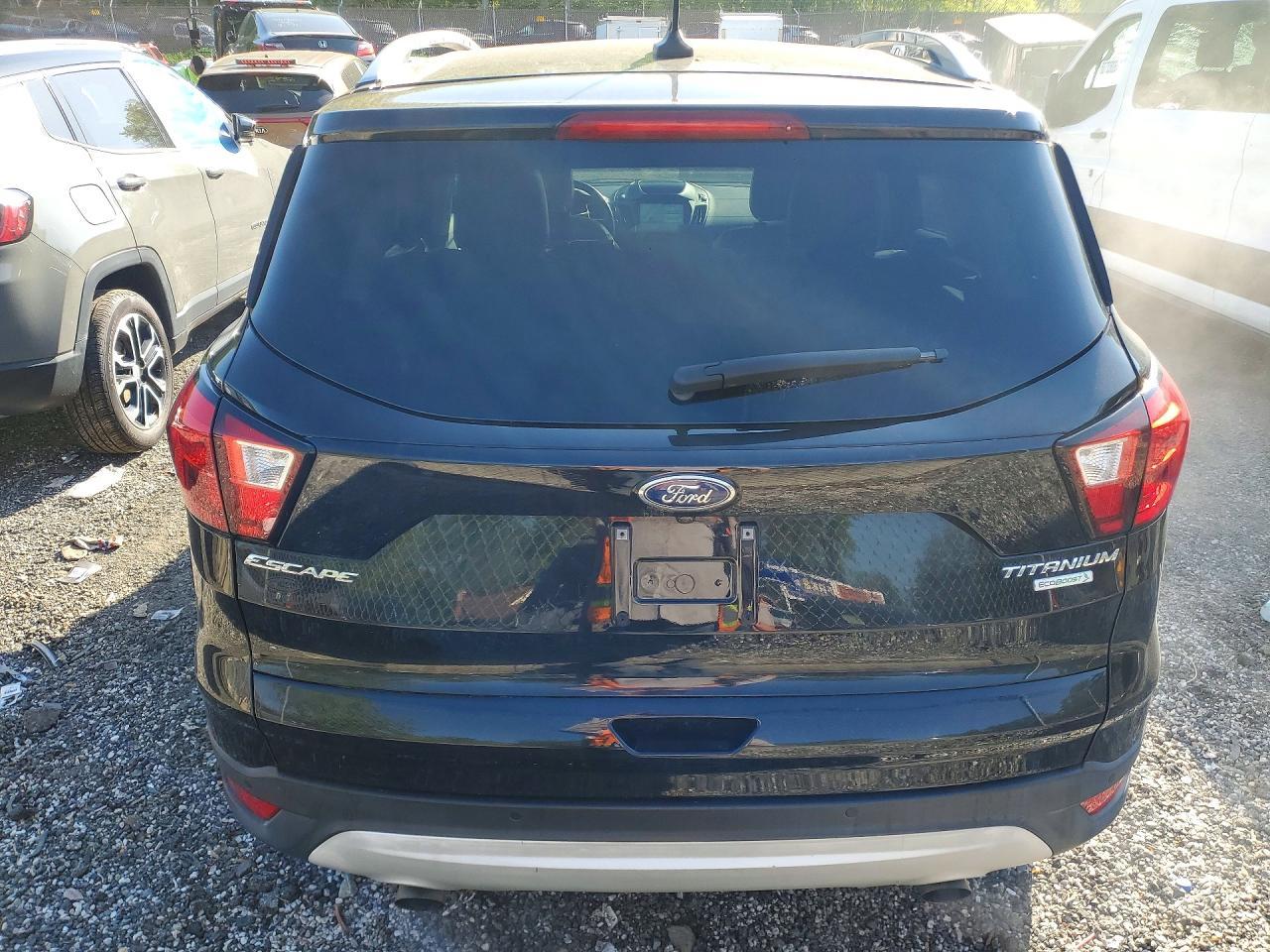 2019 Ford Escape Titanium - zdjęcie 6
