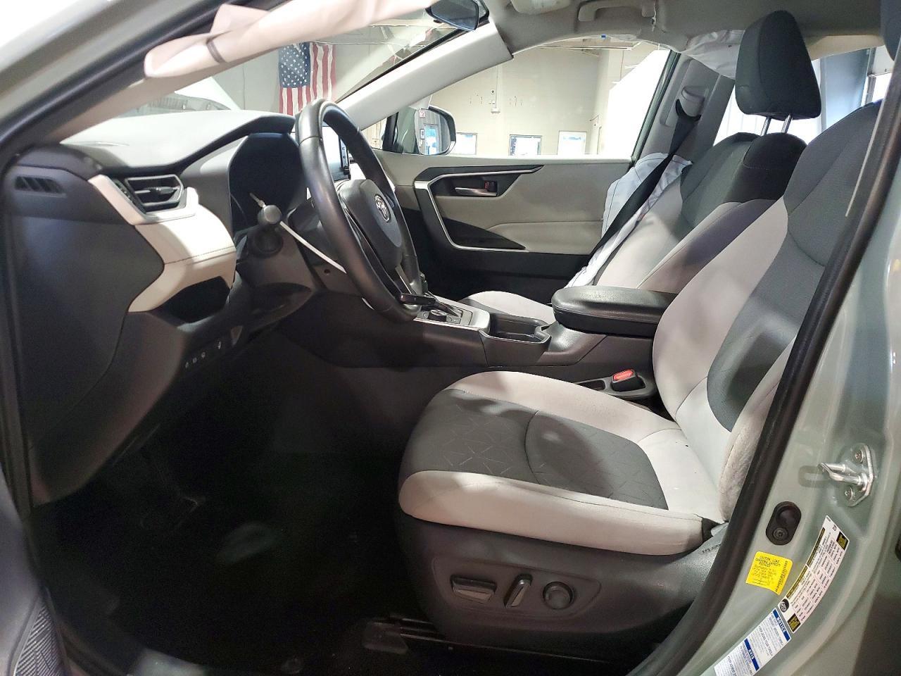 2021 Toyota Rav4 Hybrid Xle - zdjęcie 7