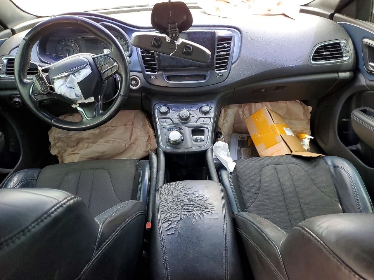 2015 Chrysler 200 S - zdjęcie 8