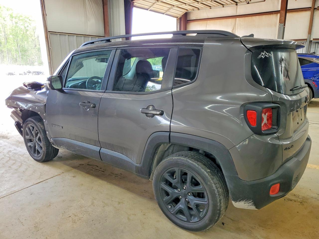 2016 Jeep Renegade Latitude - zdjęcie 2