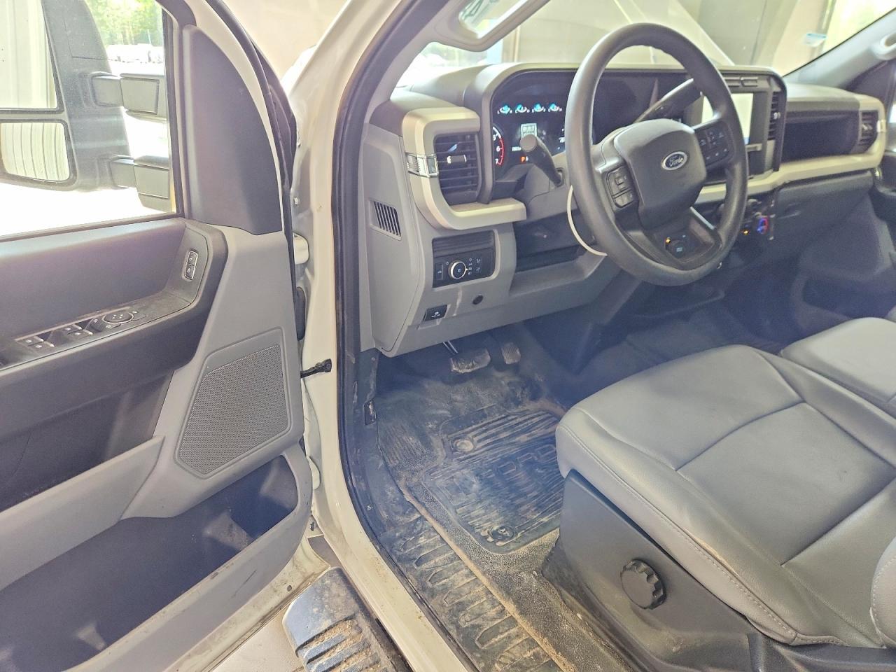 2024 Ford F250 Super Duty - zdjęcie 8